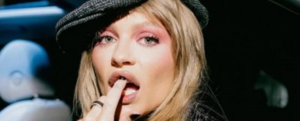 🔥 'Telefone' de Luísa Sonza bomba! 📞 Estreia no Top 11 do Spotify com mais de 550 mil plays 🔥 'Telefone' de Luísa Sonza bomba! 📞 Estreia no Top 11 do Spotify com mais de 550 mil plays