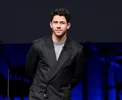 💩 Nick Jonas Revela Segredo Íntimo e Ensina a 'Fazer Xixi' Certo!