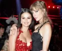 😱 Selena Gomez revela a música que Taylor Swift fez pra ela!